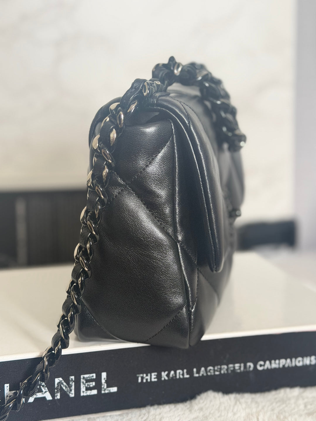CHANEL 22P So Black 19 Black Lambskin Flap Bag size Small 2022