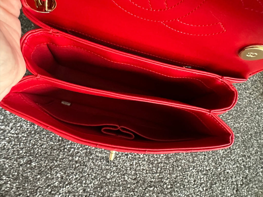 Chanel 21S Series 29 True Red Lambskin LGHW Trendy CC Flap Bag size Small