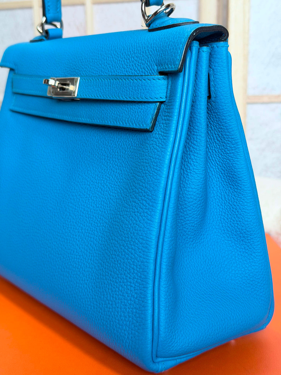 HERMÈS Bleu Zanzibar Togo Leather PHW Kelly 25 Stamp A 2018