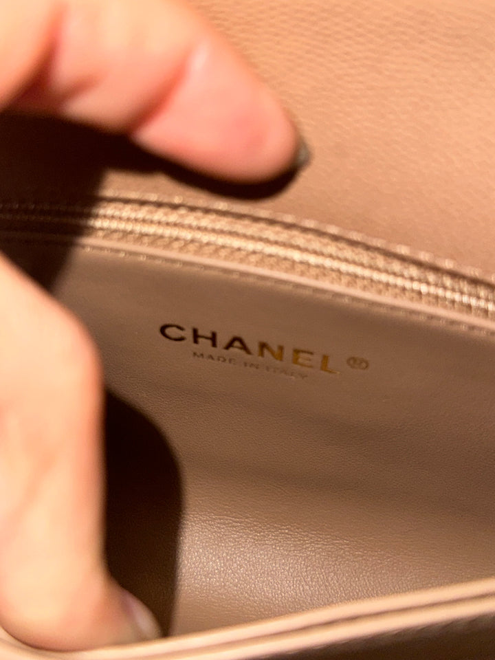 Chanel 22K Pre Fall/Winter 2022 Dark Beige Caviar LGHW Coco Handle Size Small with detachable strap