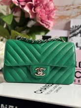 Load image into Gallery viewer, Chanel series 24 (2017) Green Caviar SHW Chevron Mini Rectangular Flap Bag
