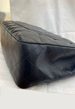 Load image into Gallery viewer, CHANEL Series 13 Navy Lambskin SHW Single Flap Jumbo Classic Bag

