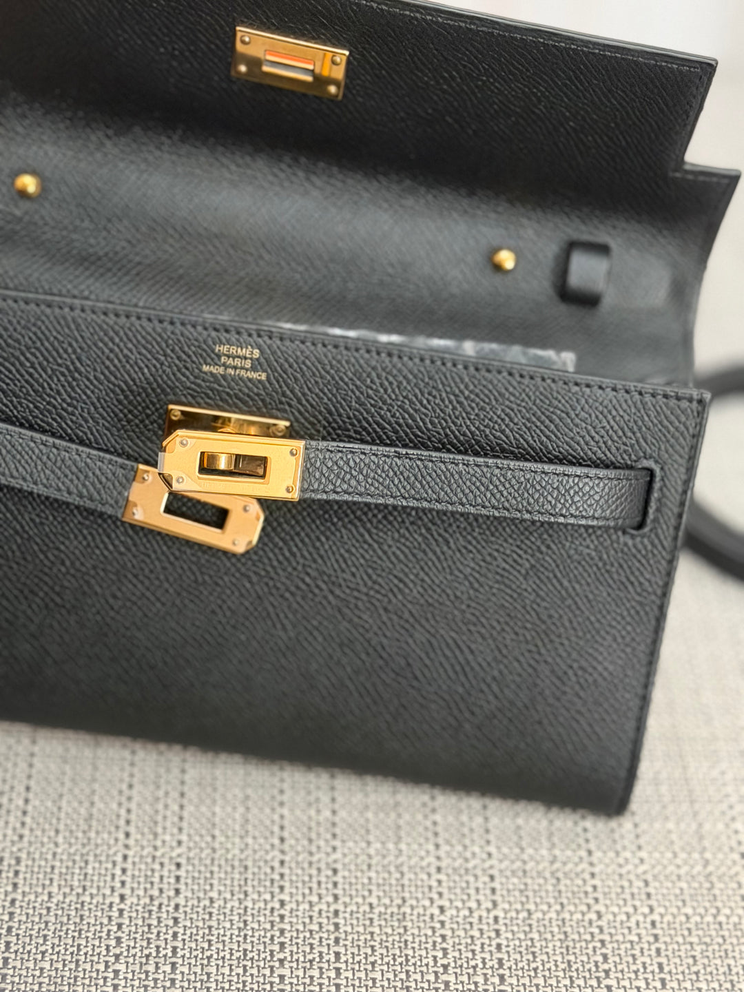 HERMES Noir Black Epsom Leather GHW Kelly To Go Stamp Z 2021