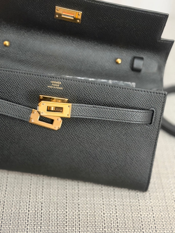 HERMES Noir Black Epsom Leather GHW Kelly To Go Stamp Z 2021