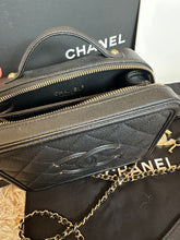 Load image into Gallery viewer, CHANEL Series 29 2019 Black Caviar GHW Small Filigree Vanity Bag with chain
