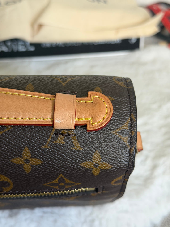 LOUIS VUITTON LV Pochette Metis Monogram Bag 2024