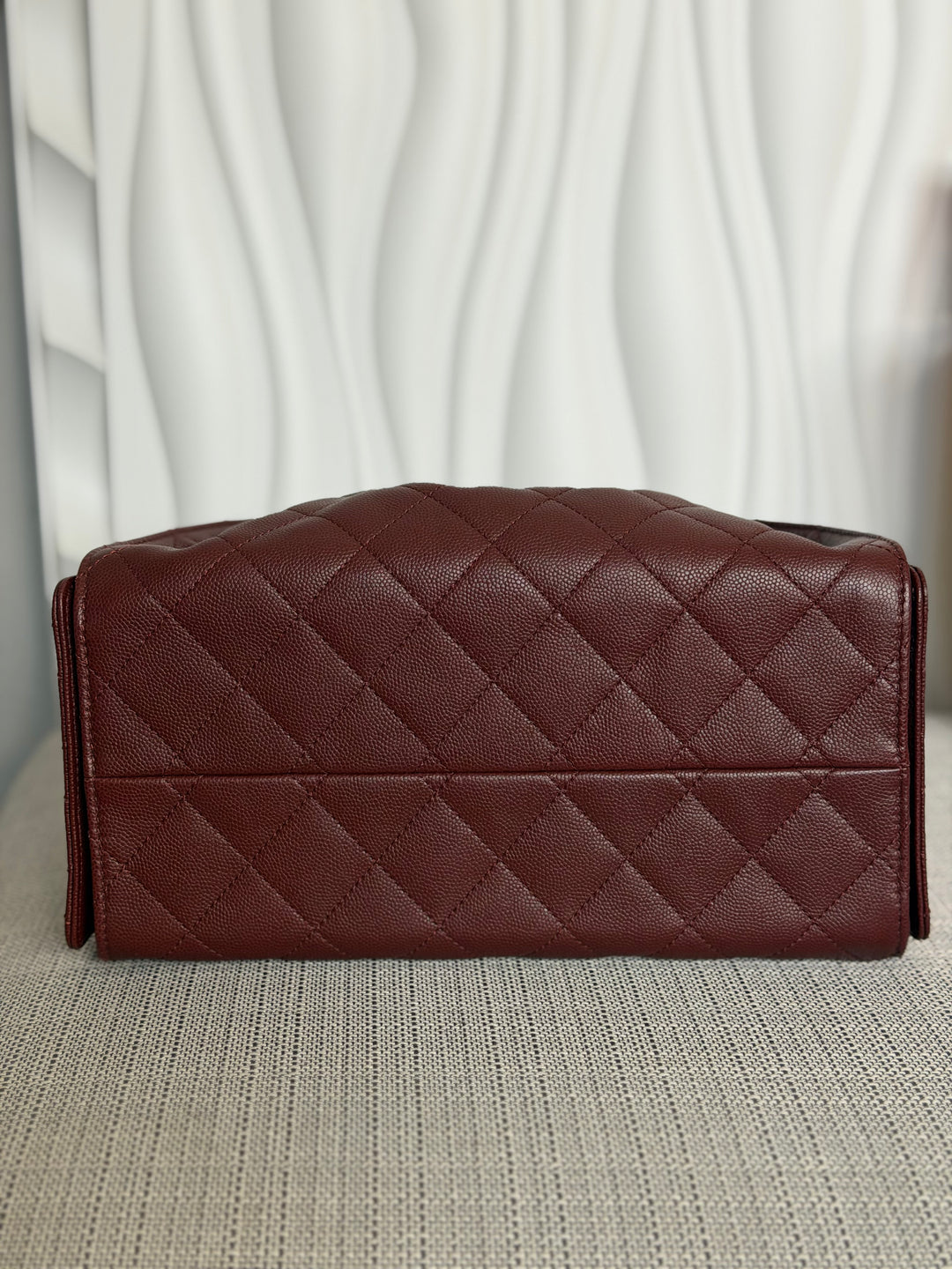 CHANEL 25A Burgundy Caviar Aged GHW 25 Hobo Bag Size SMALL