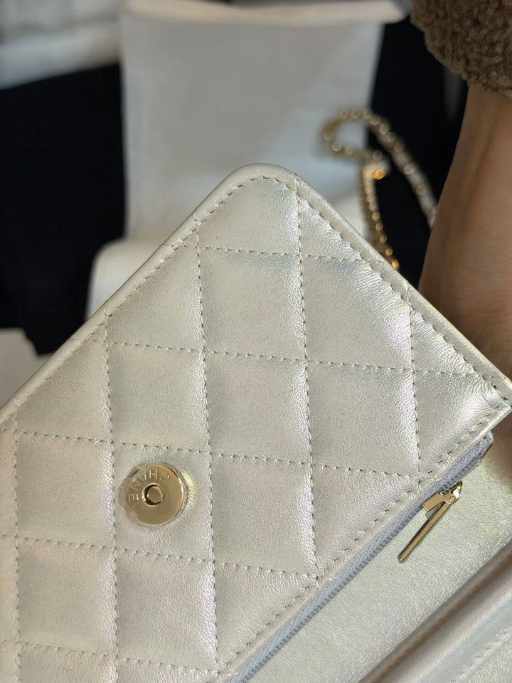 CHANEL series 31 20B Ivory Calf Skin LGHW Mini Wallet on Chain (WOC) 6 inches