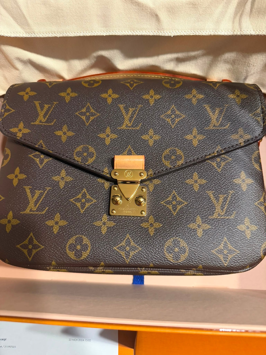 LOUIS VUITTON Pochette Metis Monogram 2024