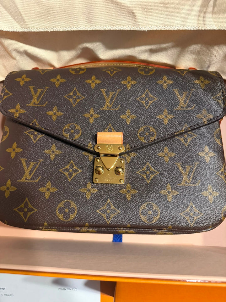 LOUIS VUITTON Pochette Metis Monogram 2024
