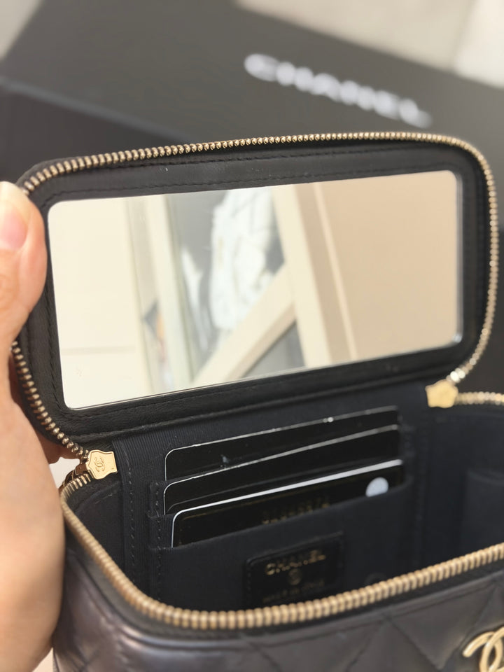 CHANEL series 31 Black Lambskin LGHW Small Vanity Case with Chain and Leather Top Handle