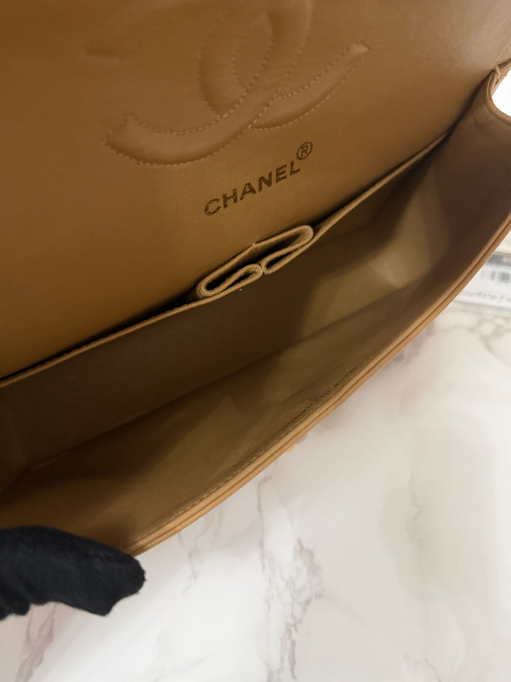 CHANEL series 4 Vintage 24K GHW Dark Beige Lambskin Timeless Classic Medium Double Flap Bag