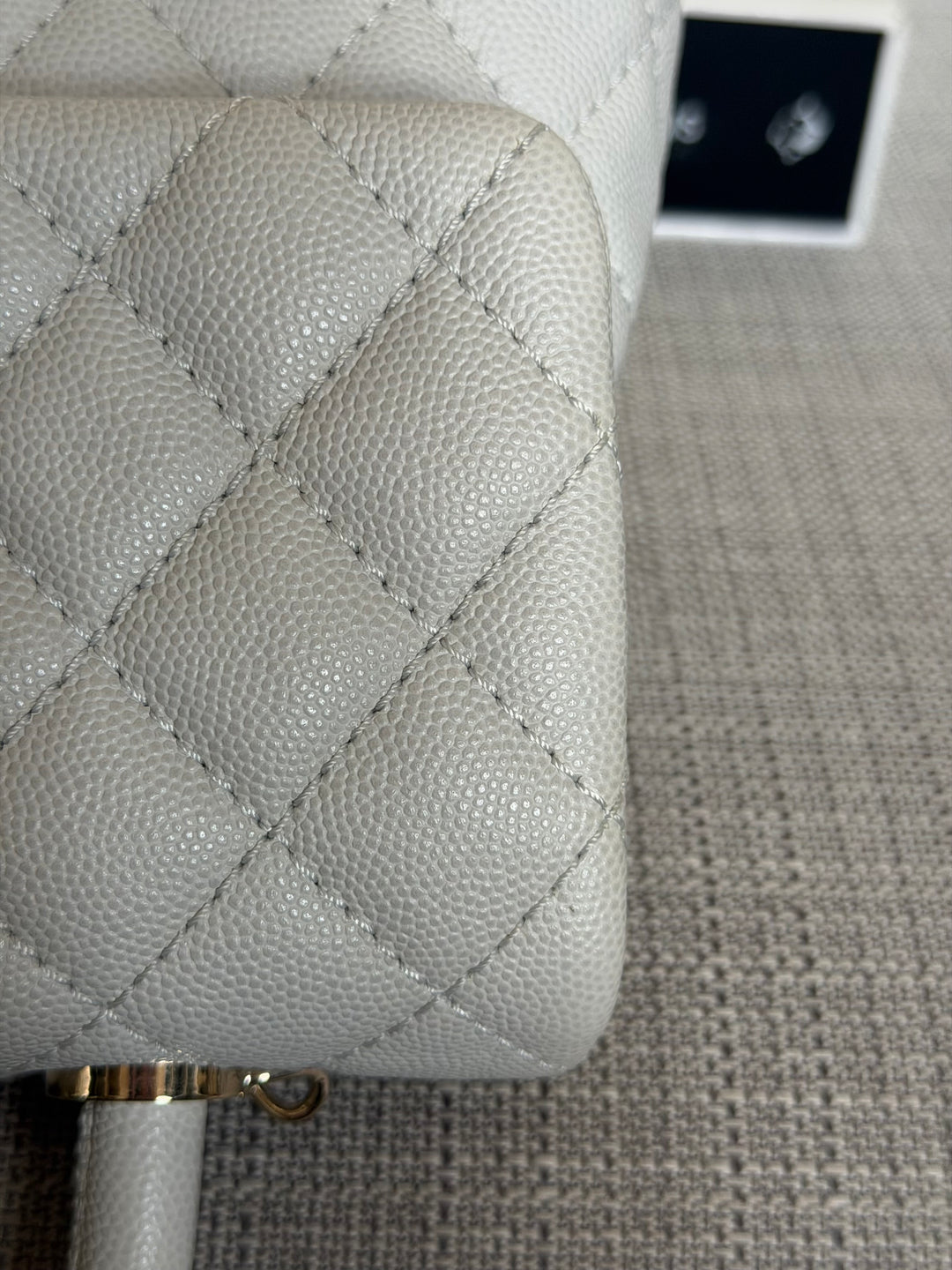 CHANEL series 27 Light Grey Caviar LGHW Coco Handle Size Small with Detachable Shoulder strap 2018