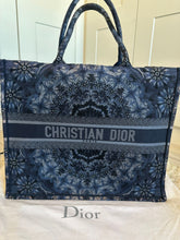 Load image into Gallery viewer, Dior Book Tote size Large
