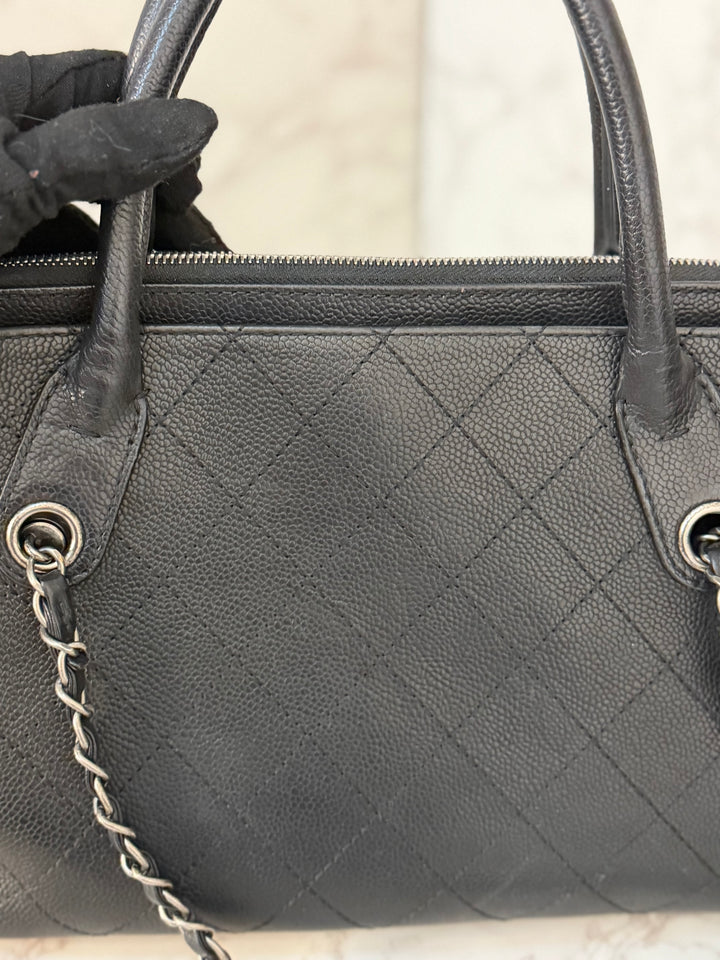 CHANEL series 23 Black Caviar Ruthenium HW Tote Bag with Shoulder Chain strap