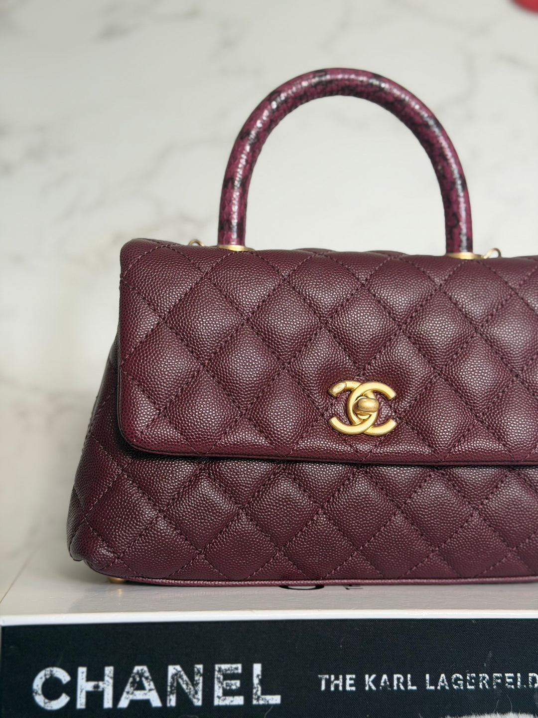 CHANEL series 26 Burgundy Caviar Aged GHW Coco Handle Flap Bag size SMALL with Pink sea snake handle 2018