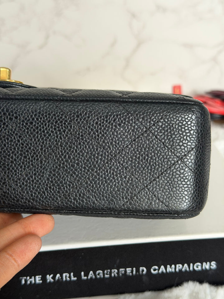 CHANEL series 16 Black Caviar GHW Medium ML Timeless Classic Double Flap bag 2011/2012