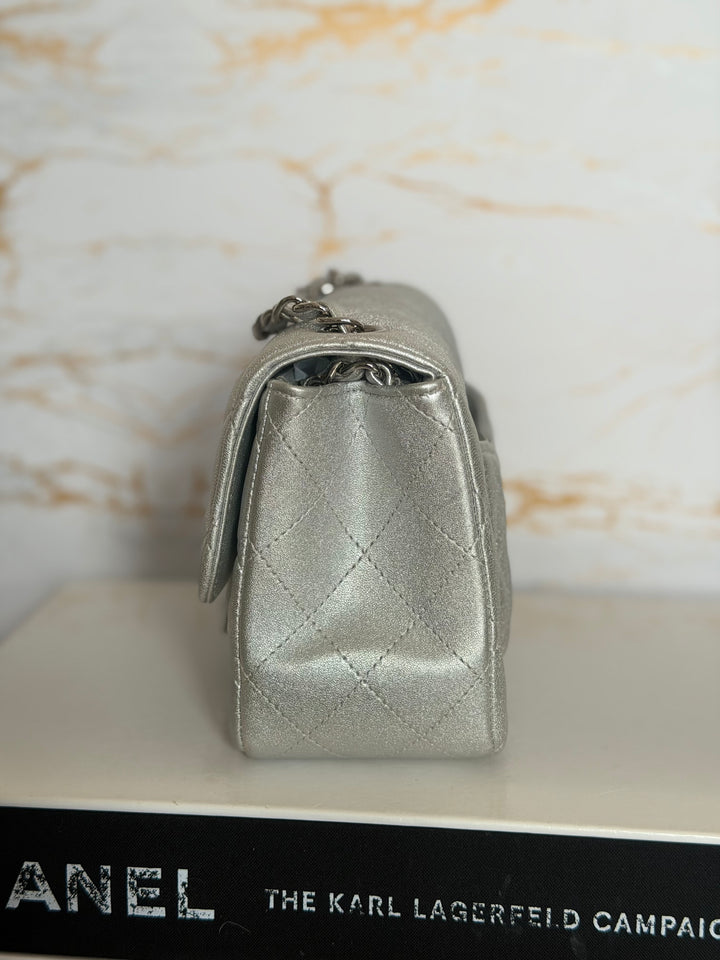 CHANEL Metallic Silver Lambskin SHW Square Mini Flap Bag 2021 21P collection series 31