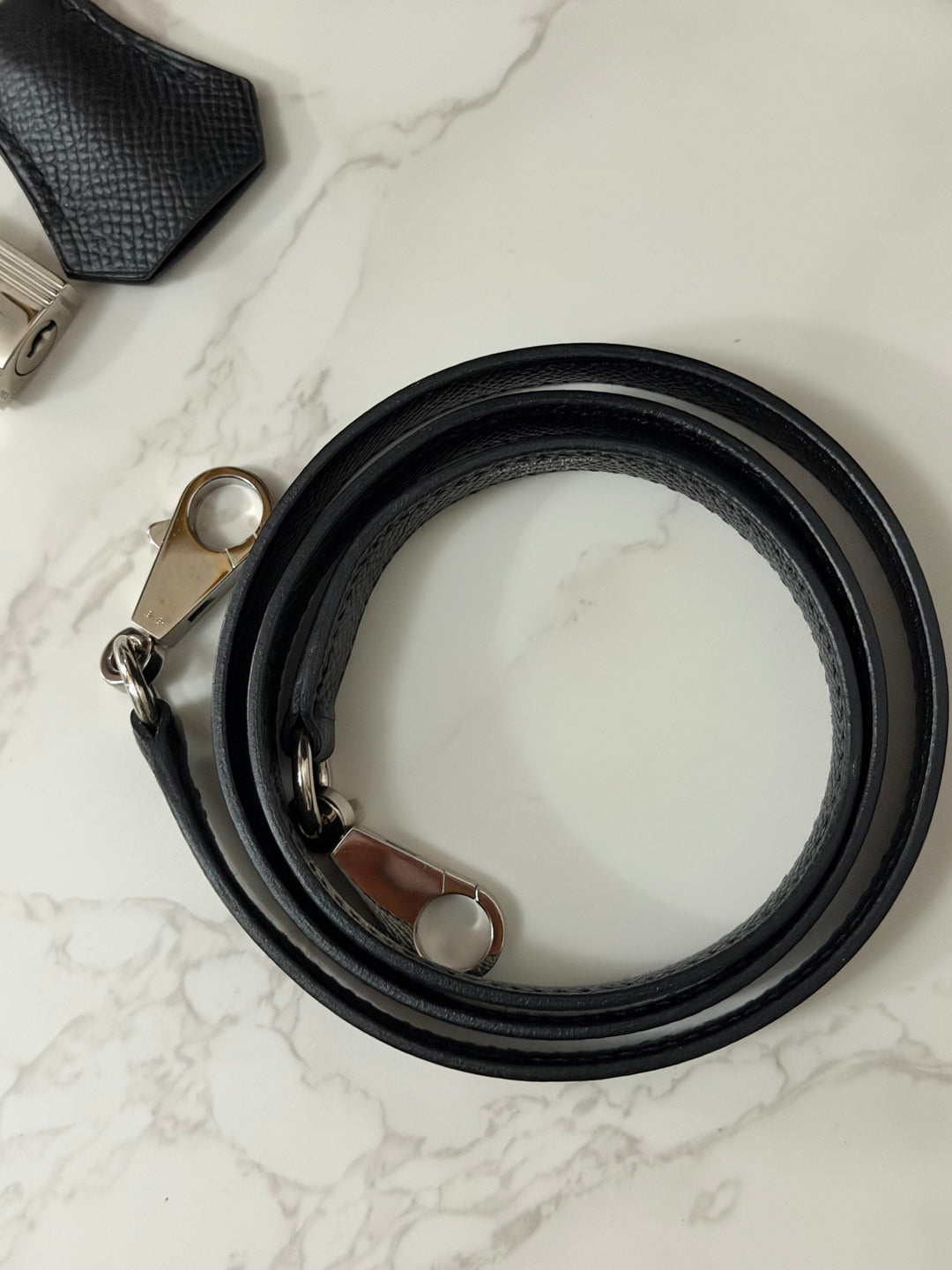 HERMES Black Noir Sellier Epsom Leather PHW Kelly 28 Stamp R 2014