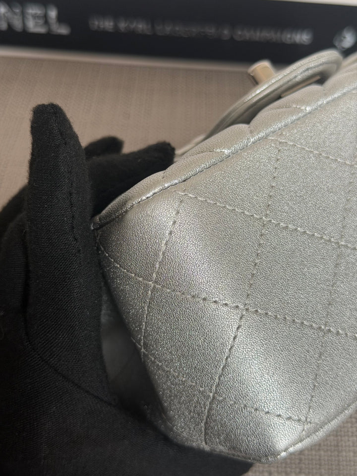 CHANEL Metallic Silver Lambskin SHW Square Mini Flap Bag 2021 21P collection series 31