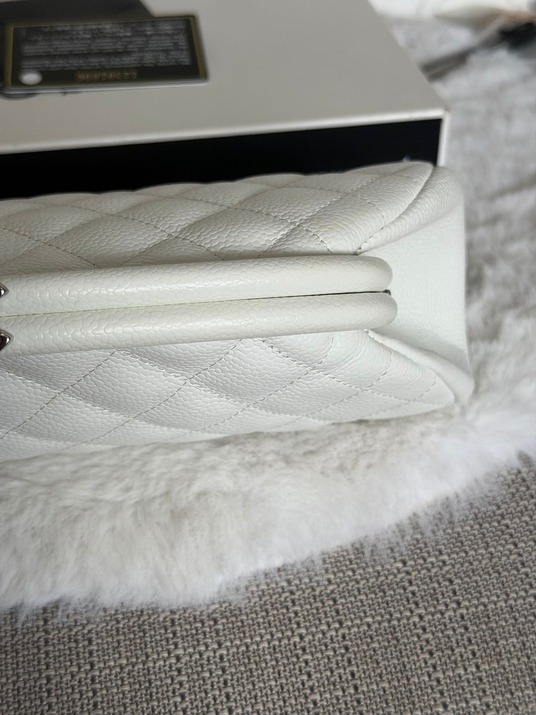 CHANEL series 12 White Caviar SHW Classic Clutch