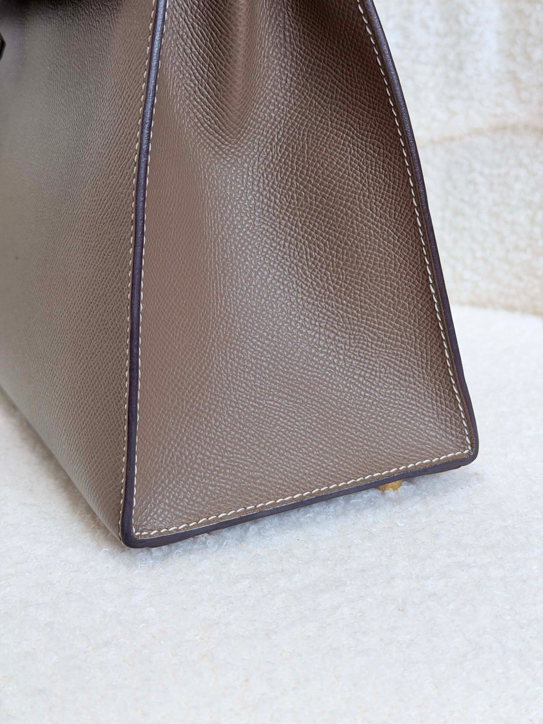 HERMÈS Kelly 28 Etoupe Epsom Sellier GHW Stamp Y 2020