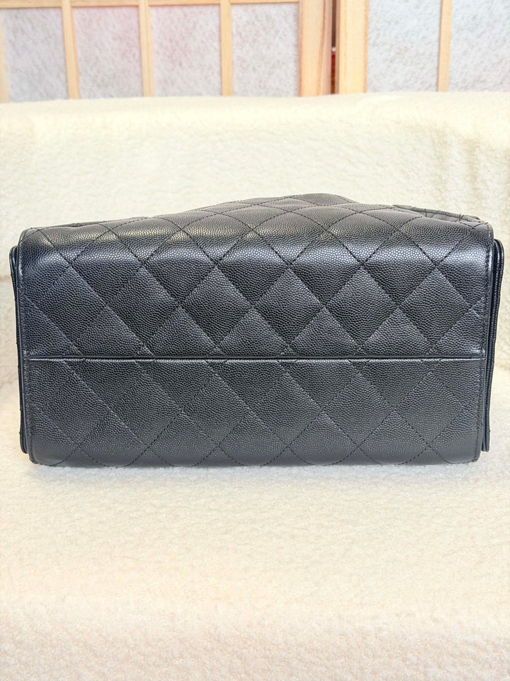 CHANEL Black Caviar Ruthenium Hardware 25 Hobo Bag size SMALL