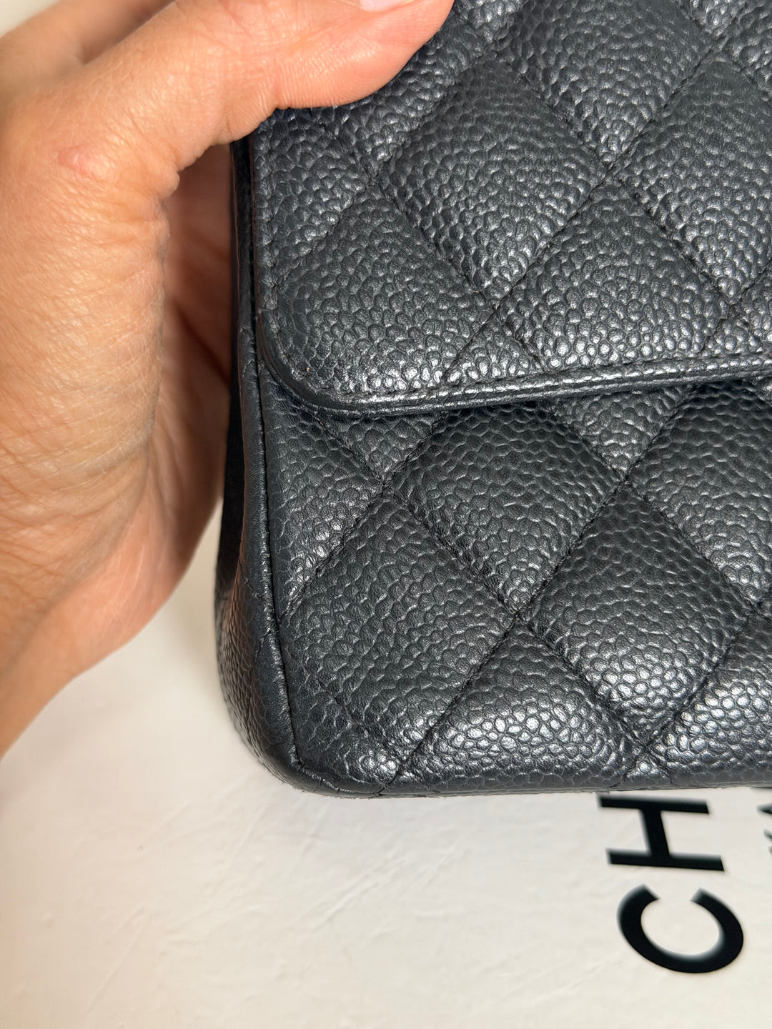CHANEL series 16 Black Caviar GHW Medium ML Timeless Classic Double Flap bag 2011/2012