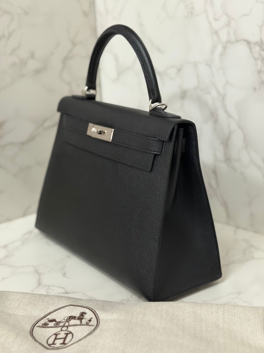 HERMES Black Noir Sellier Epsom Leather PHW Kelly 28 Stamp R 2014