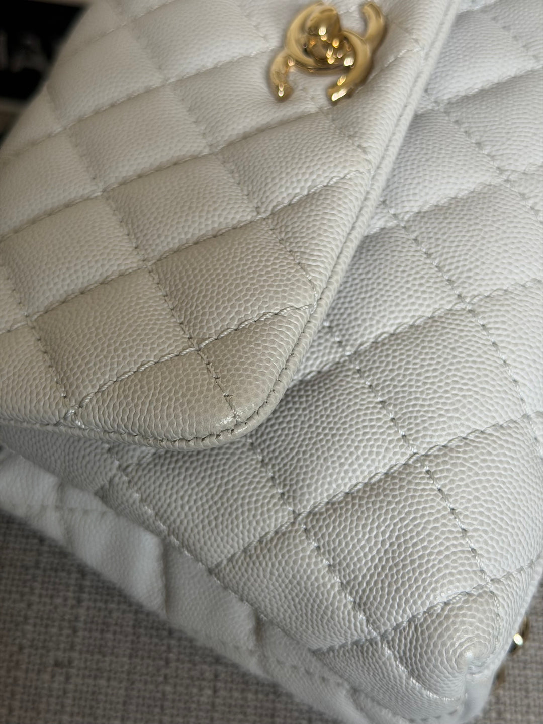 CHANEL series 27 Light Grey Caviar LGHW Coco Handle Size Small with Detachable Shoulder strap 2018