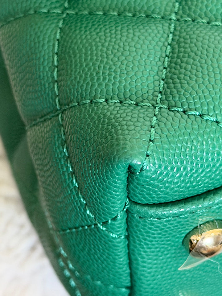 CHANEL 22A Green Caviar LGHW Coco Handle Flap Bag size Small 2022