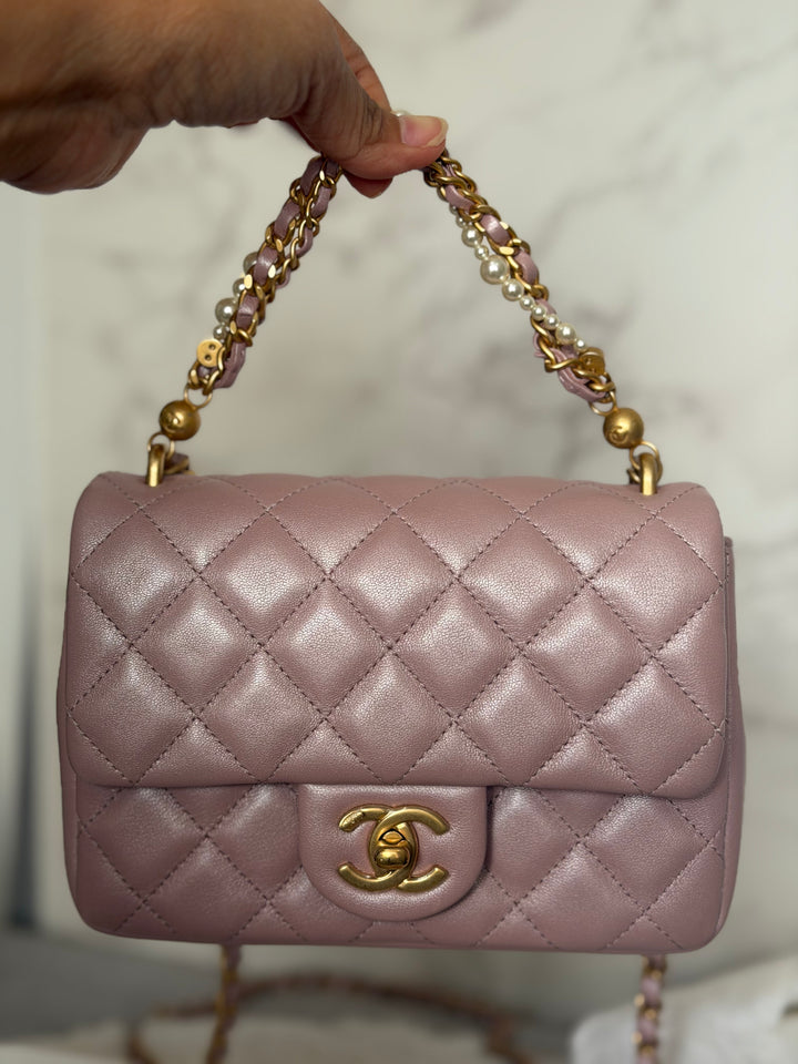 CHANEL 24P Pearly Pink Lambskin Pearl Twist Aged GHW Flap Bag 2024