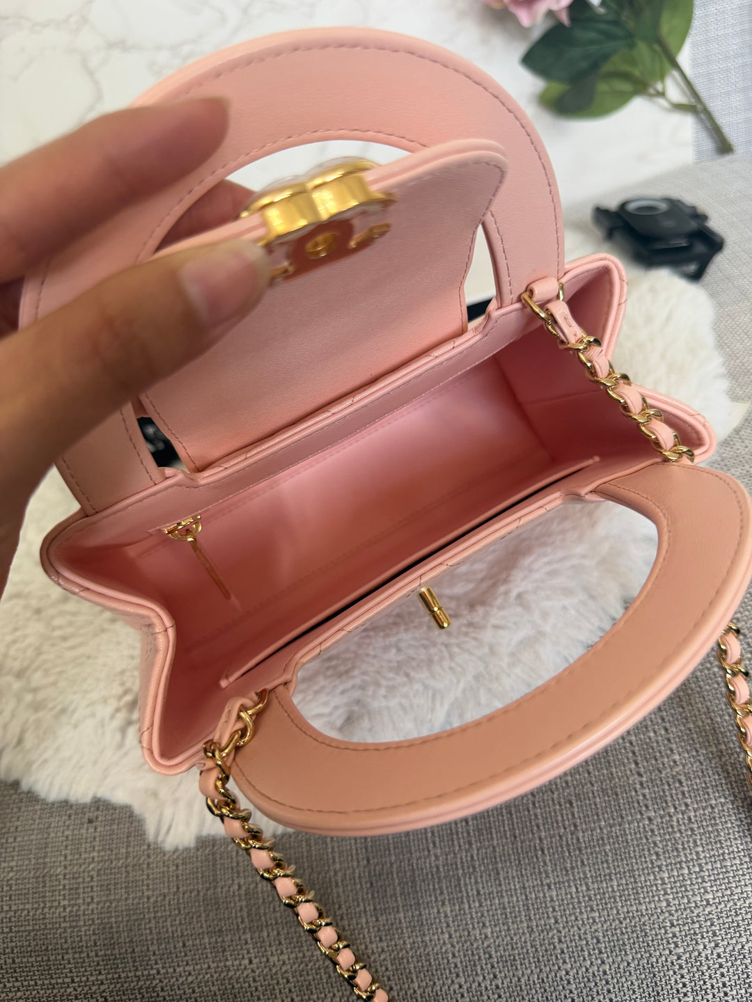 CHANEL 26B Light Pink Calf Skin Kelly Shopping Bag size Small 19 cms 2026