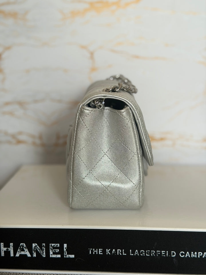 CHANEL Metallic Silver Lambskin SHW Square Mini Flap Bag 2021 21P collection series 31