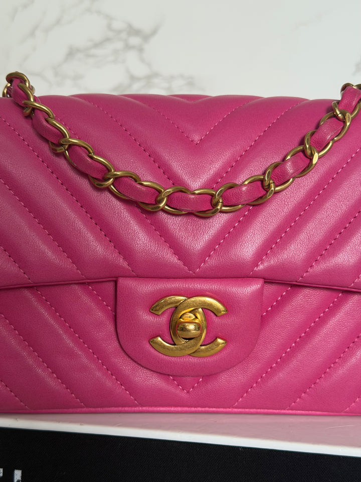 CHANEL series 21 Pink Lambskin Chevron Mini Rectangular Flap Bag with GHW 2015