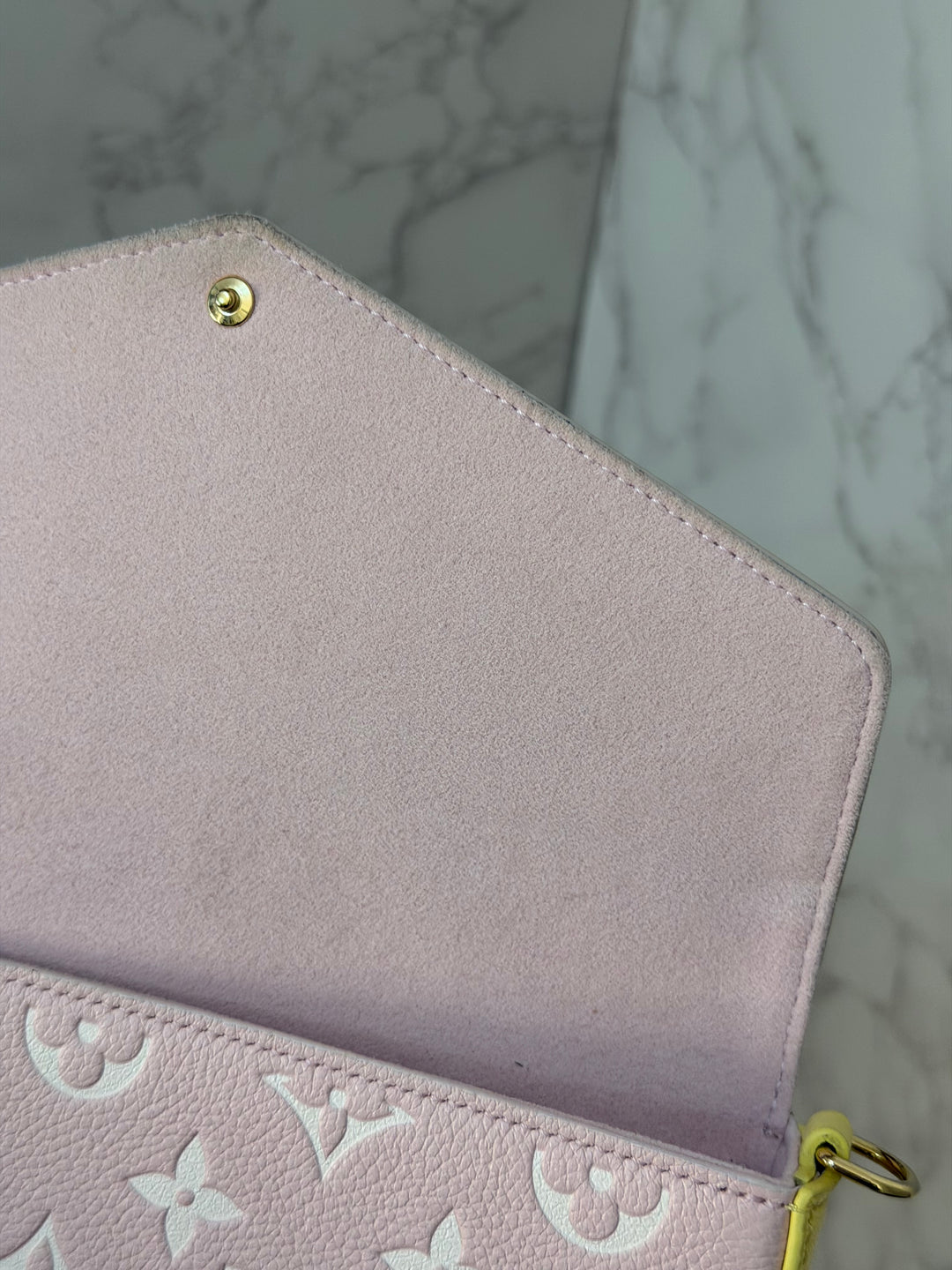 LOUIS VUITTON LV Pochette Felicie 2022 Pink/Beige/Yellow Emprinte Leather