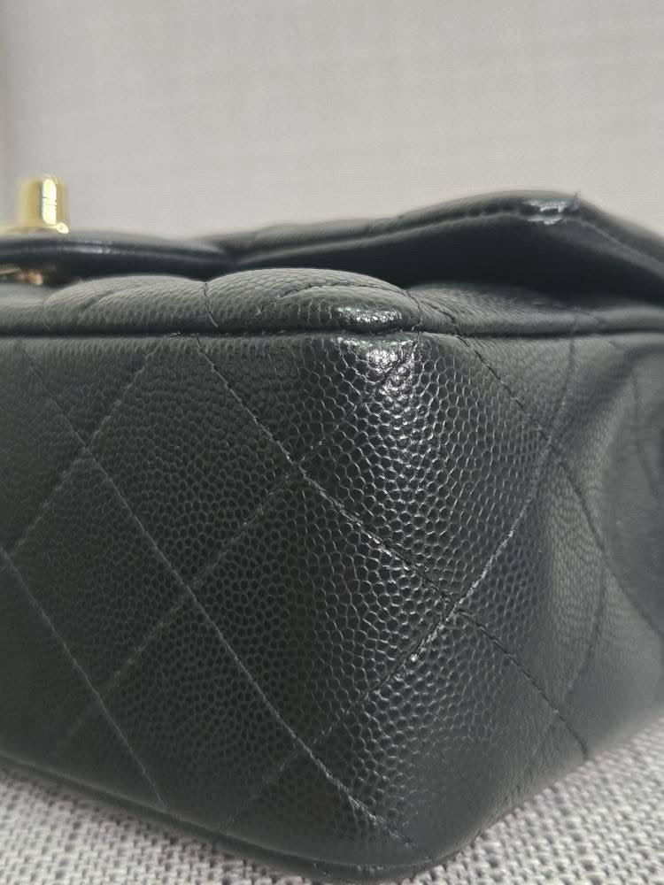 Chanel series 24 2017 17B Black caviar LGHW Mini Rectangular Flap Bag with Burgundy Leather lining