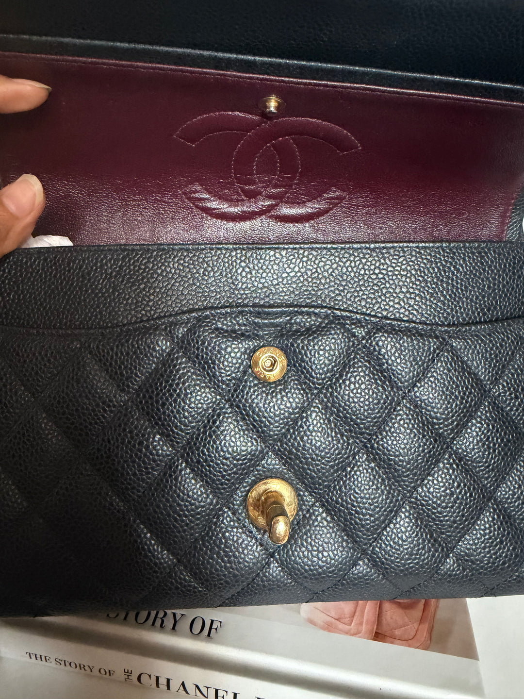CHANEL series 16 Black Caviar GHW Medium ML Timeless Classic Double Flap bag 2011/2012
