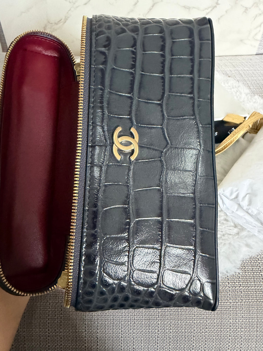 CHANEL Métiers d'art 2026 26A Croc Embossed Dark Grey Calf skin GHW SMALL Long Vanity LP with detachable chain
