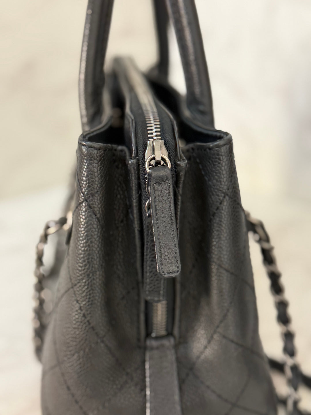 CHANEL series 23 Black Caviar Ruthenium HW Tote Bag with Shoulder Chain strap