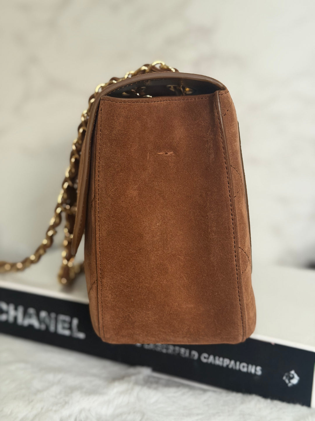 CHANEL 26A Métiers d’art Collection Camel Suede Leather LGHW Maxi 32 cms Flap Bag Matthieu Blazy 2026