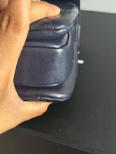 Load image into Gallery viewer, Chanel series 28 2018/2019 Navy Lambskin Champagne GHW Trendy CC Flap Bag size Small with Detachable Strap
