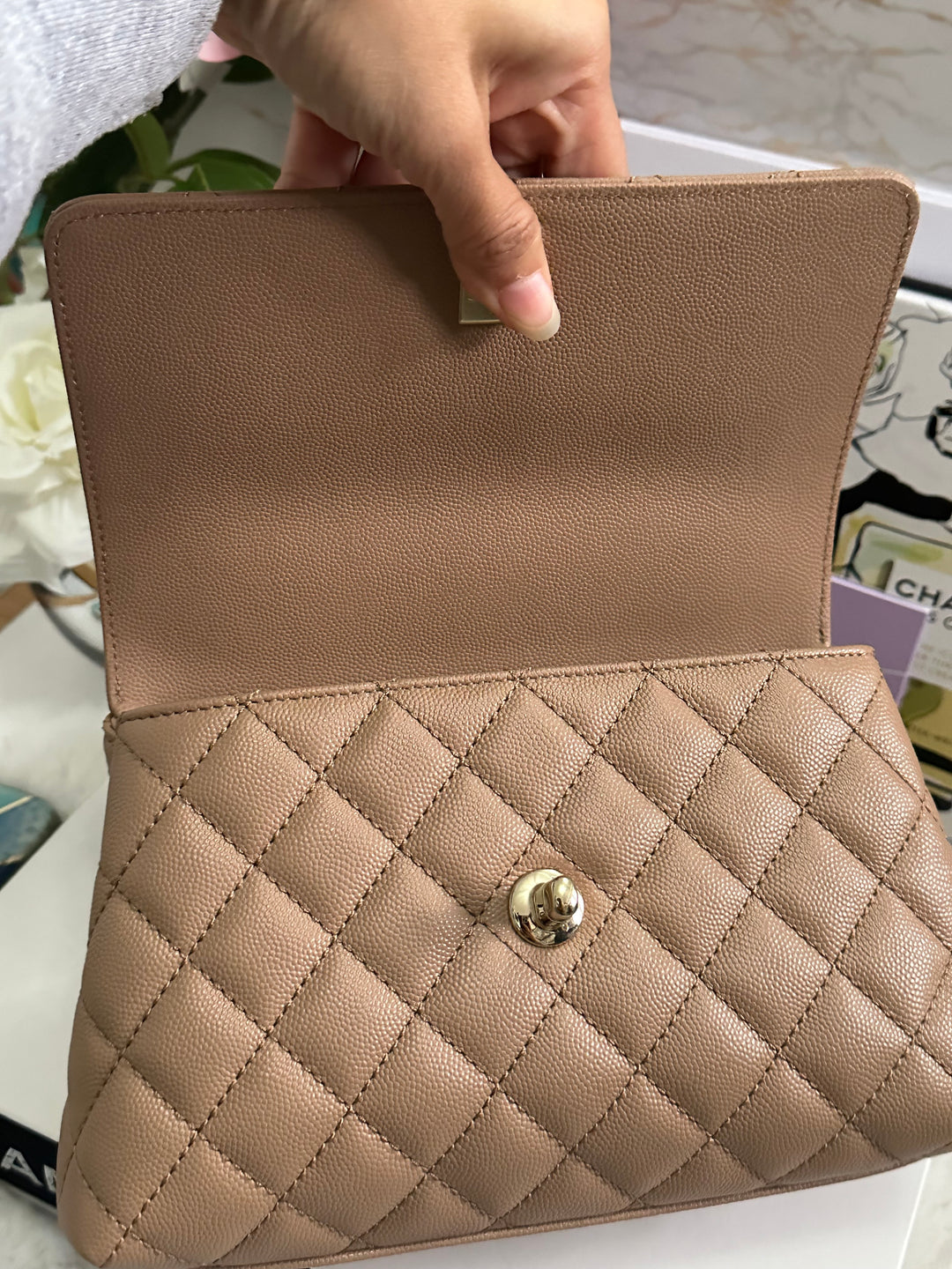 Chanel 22K Pre Fall/Winter 2022 Dark Beige Caviar LGHW Coco Handle Size Small with detachable strap