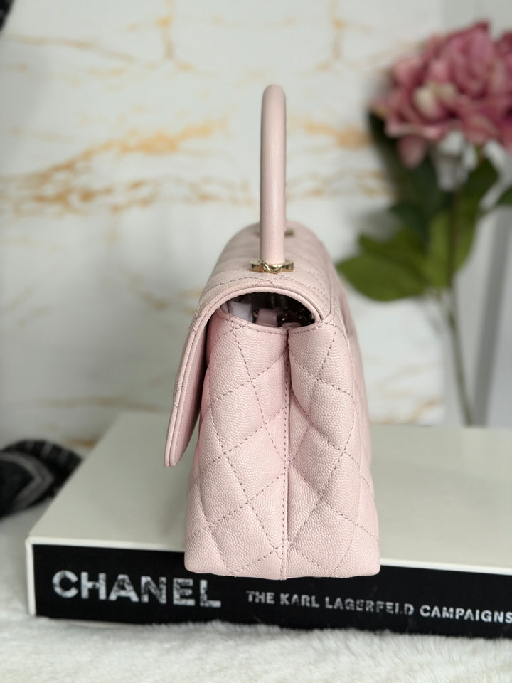 CHANEL 22P Sakura Pink Caviar LGHW Coco Handle Flap Bag with detachable strap 2022 size SMALL