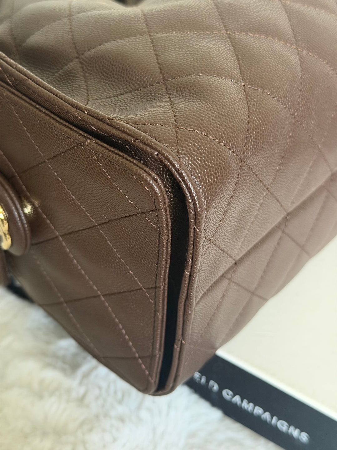 CHANEL 26B Chocolate brown Caviar LGHW 25 Hobo Bag size Small 2026