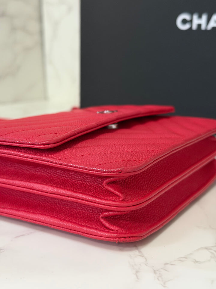 CHANEL series 25 2018 Dark pink chevron caviar SHW Square Wallet On Chain (WOC)