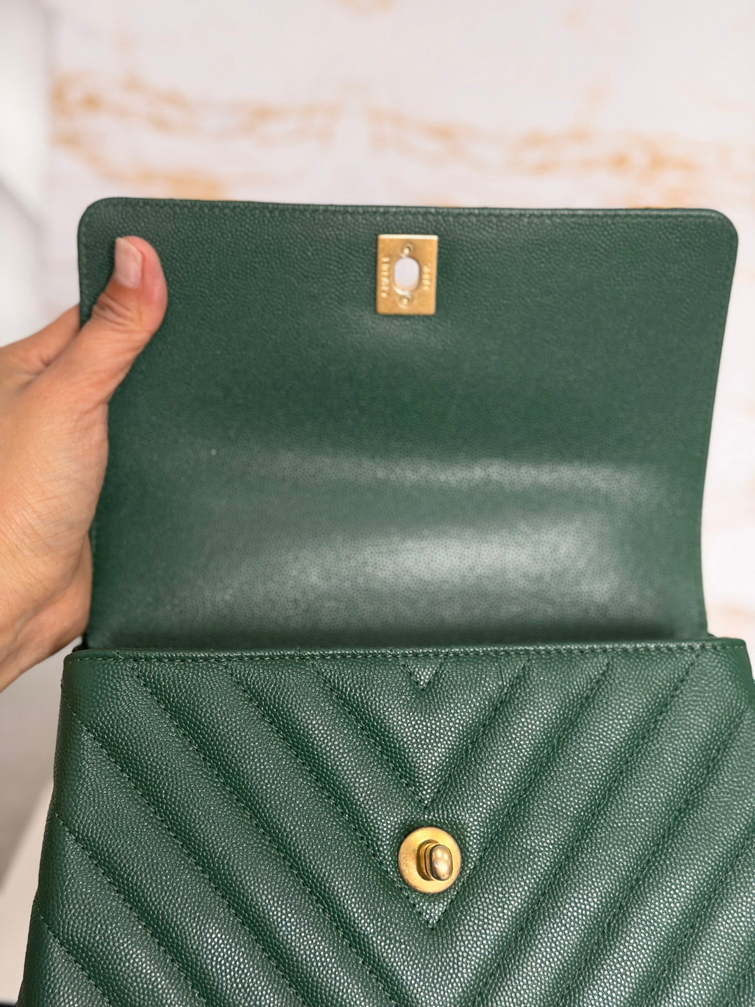 CHANEL series 26 Forrest Dark Green Caviar Chevron Aged GHW Coco Handle Size SMALL 24 cms 2018