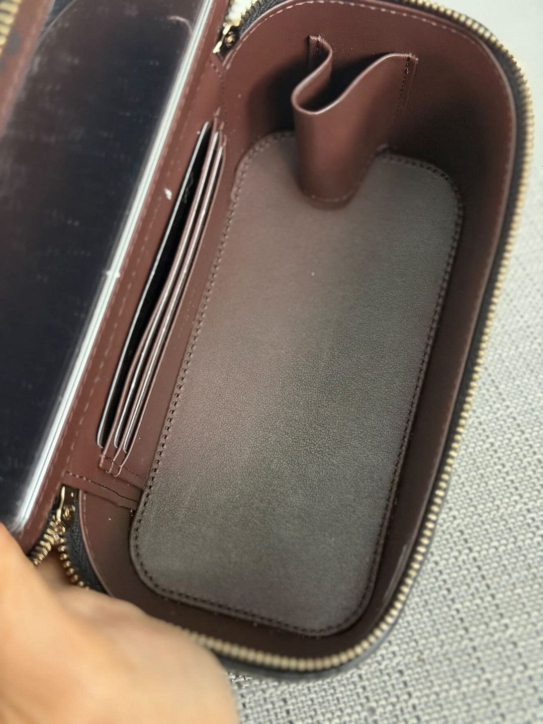 CHANEL Black Caviar LGHW Small Vanity with chain