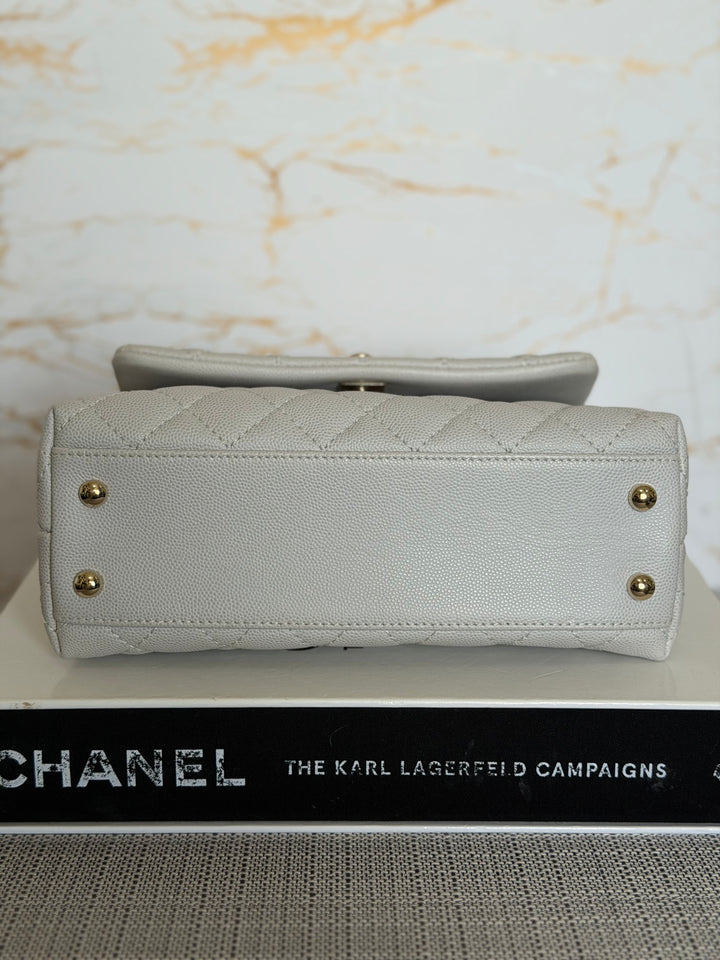 CHANEL series 27 Light Grey Caviar LGHW Coco Handle Size Small with Detachable Shoulder strap 2018