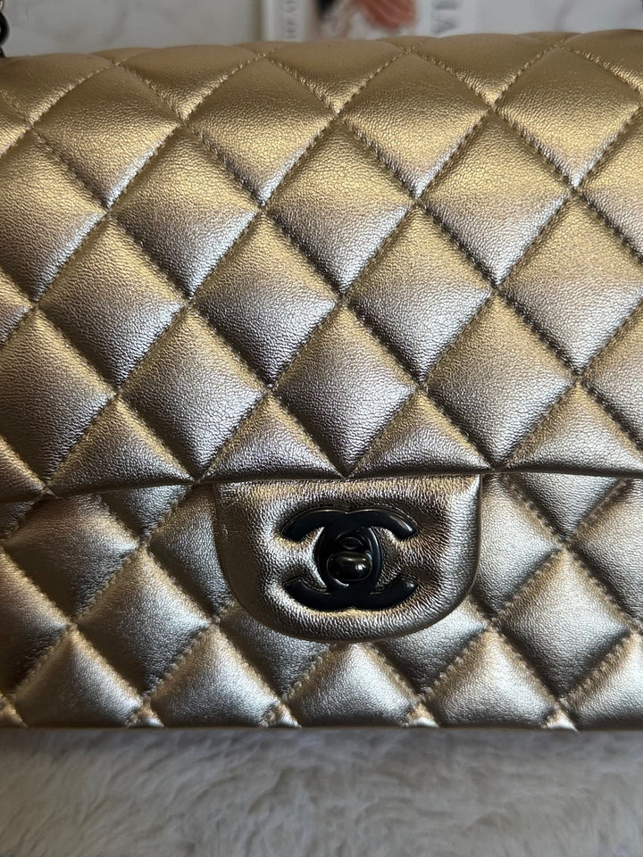 CHANEL series 31 Gold Metallic Lambskin So Black Hardware Medium ML timeless Classic Double Flap Bag 2020/2021
